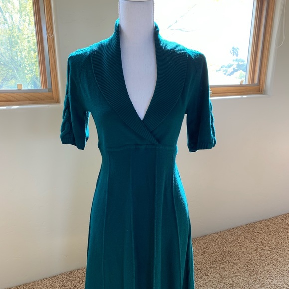 Jones New York Dresses & Skirts - Jones New York Green Mock-Wrap sweater dress